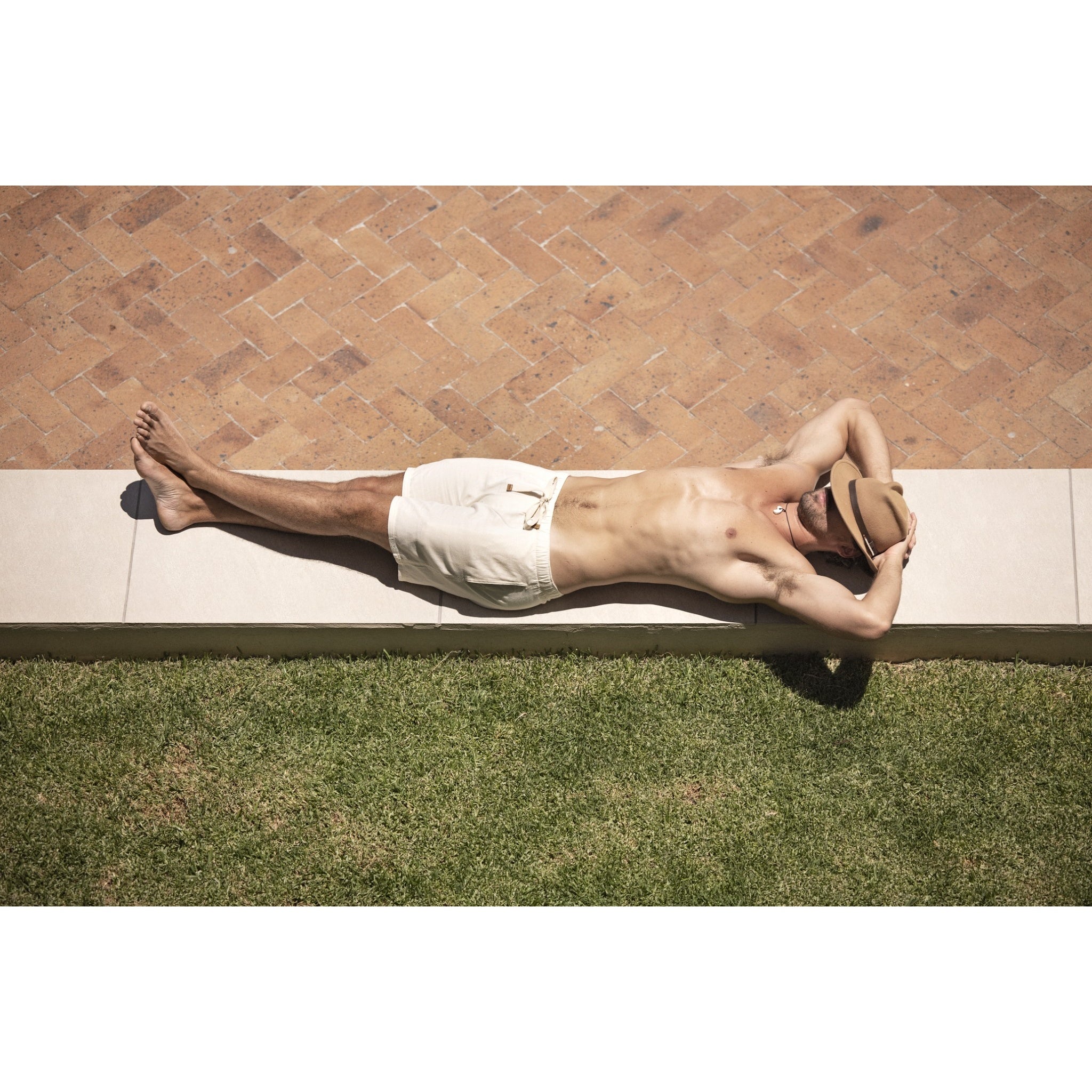 Regular Fit Shorts - Solid Cream