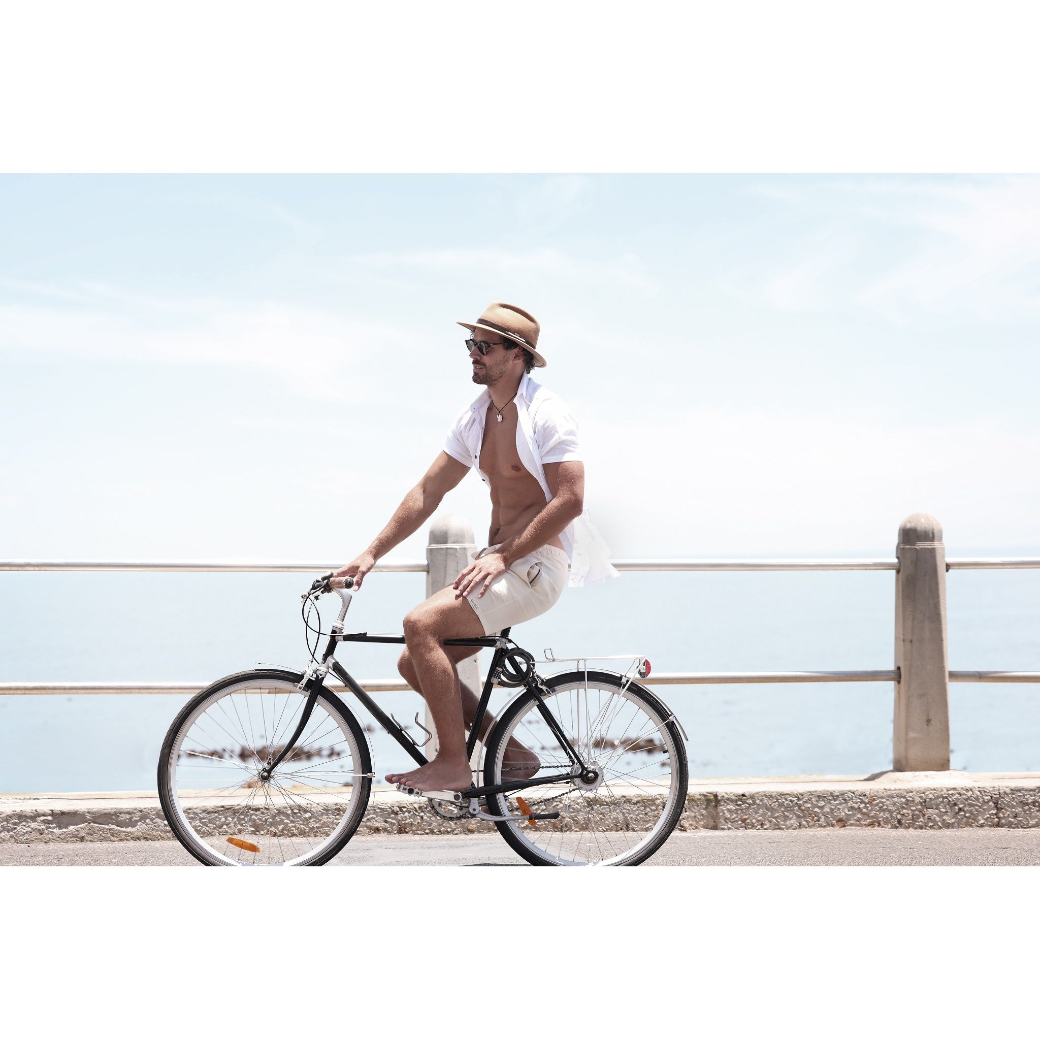Regular Fit Shorts - Solid Cream